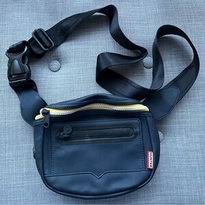 Hunter Navy Belt Bag with Yellow Trim